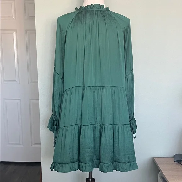 O.P.T Chic Long Sleeve Green Dress - Picture 6 of 6